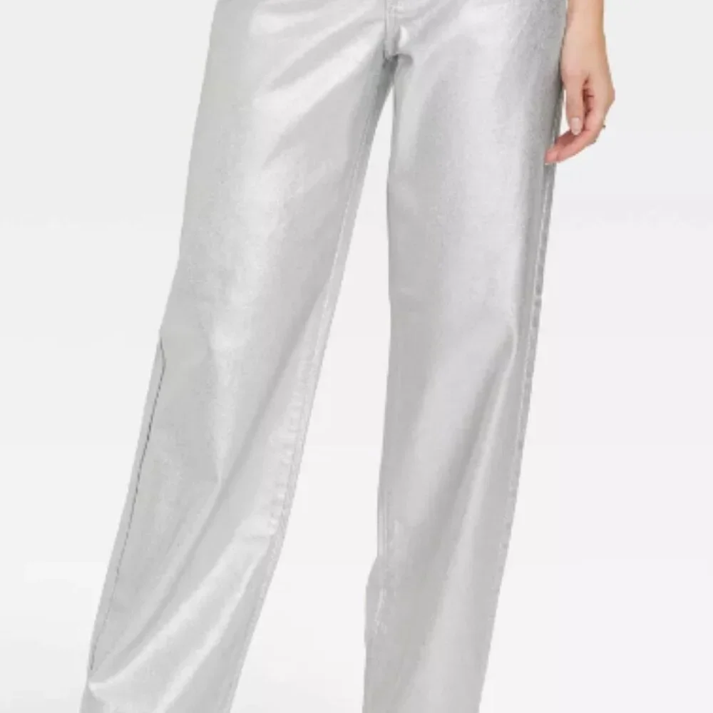 Women's Mid-Rise 90's Baggy Jeans - Universal Thread Metallic Wash - Picture 2 of 11